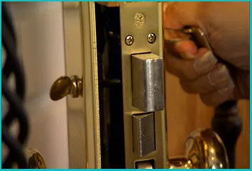 Hillsboro Locksmith Service Hillsboro, OR 503-433-9144 - apartment-lock-change